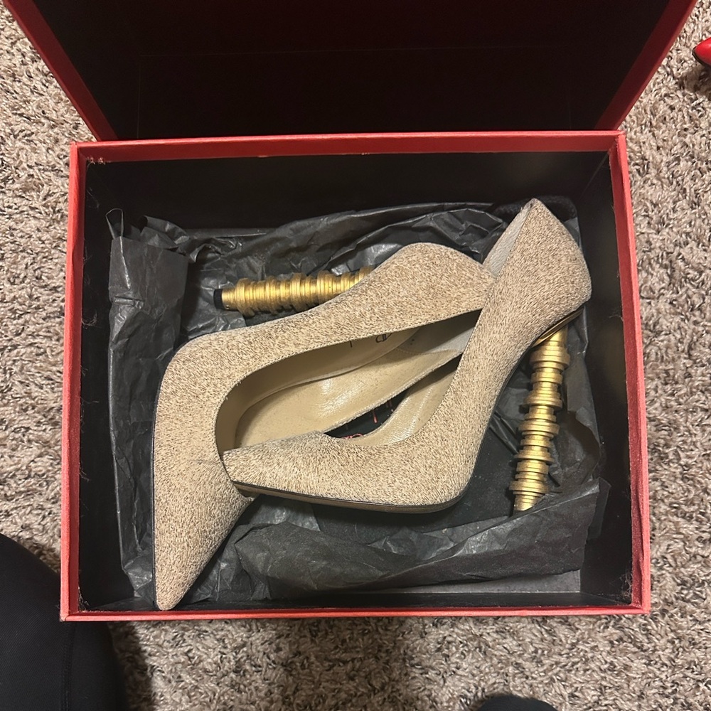 Brand-new Julia haart stilettos